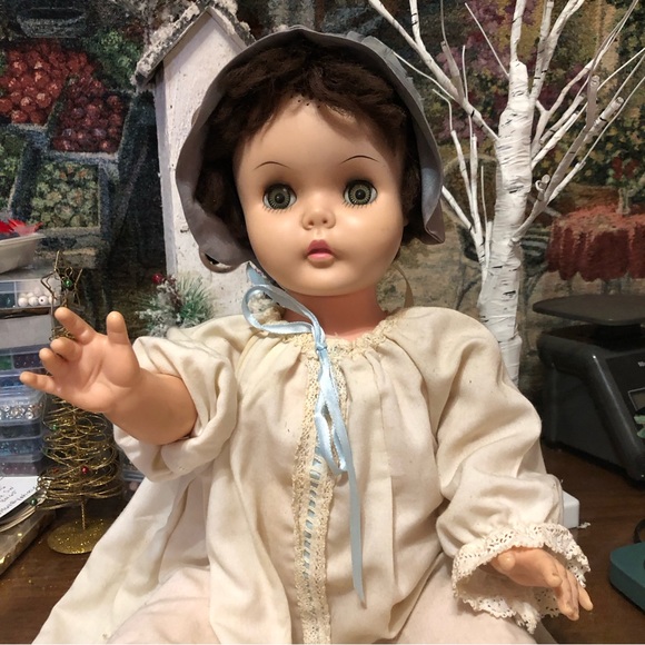 Vintage 1960s Uneeda Doll - Picture 5 of 9